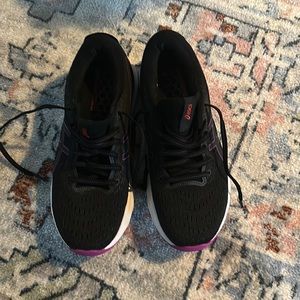 Asics Gel-Nimbus 24 size 8.5wms